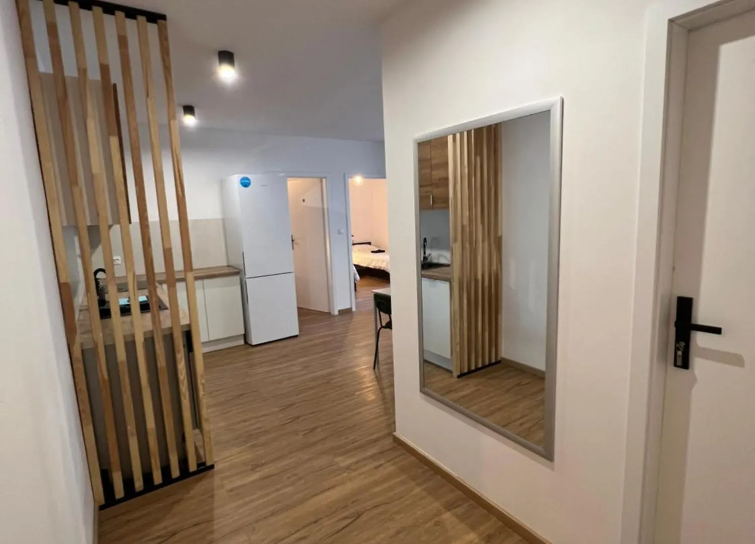 Warsaw City Budget Room 2 #Self Check-In Polónia